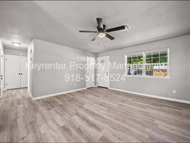Building Photo - Beautiful Renovated 3 Bedroom Ready Late May