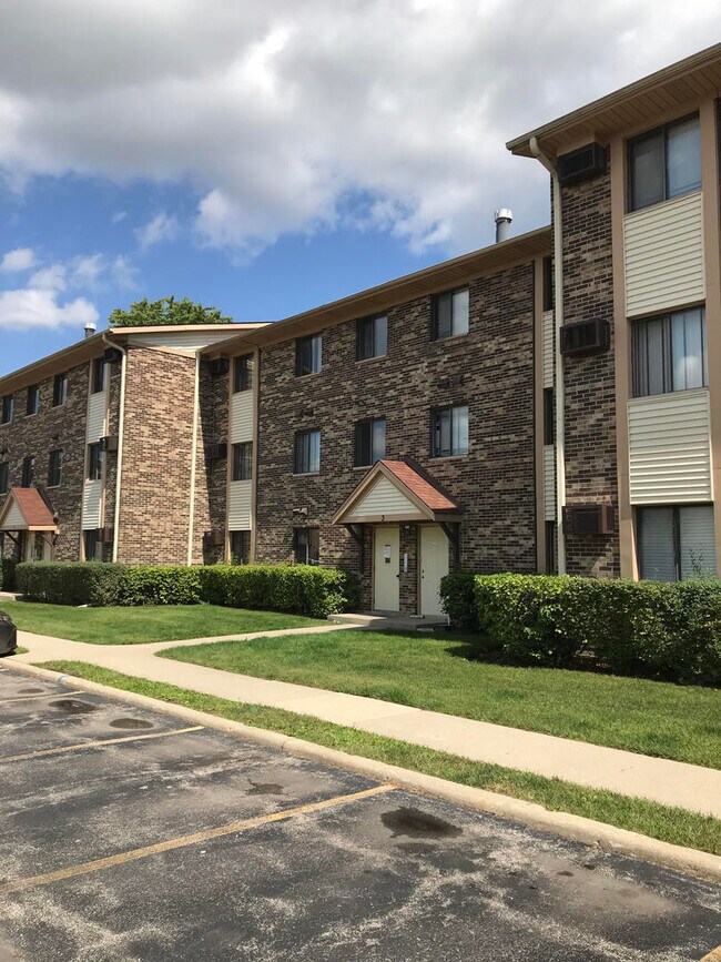 3 Parkside Ct Unit 4, Vernon Hills, IL 60061 Condo for Rent in Vernon