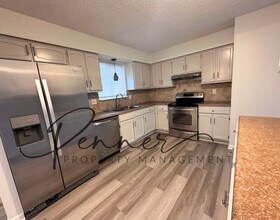 Building Photo - 101 SW Chicago St