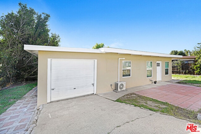 Foto del edificio - 13847 Aults Ave