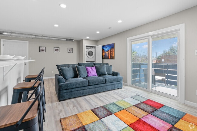 Posh Suite-Living Area - Casa Del Parque