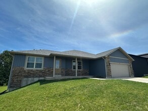 Building Photo - 165 Mesa Dr