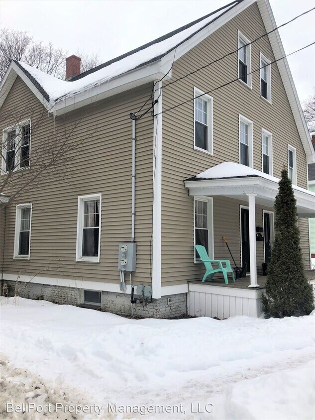 Primary Photo - 1458-1460 Forest Ave