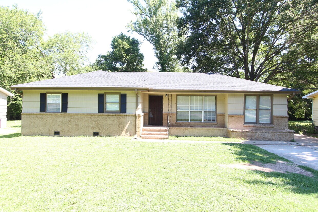 Primary Photo - New On The Market!! Will not last long at ...