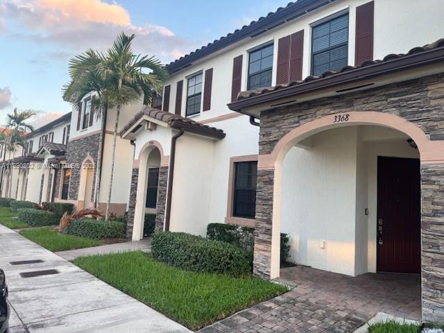Foto principal - 3368 W 92nd Pl