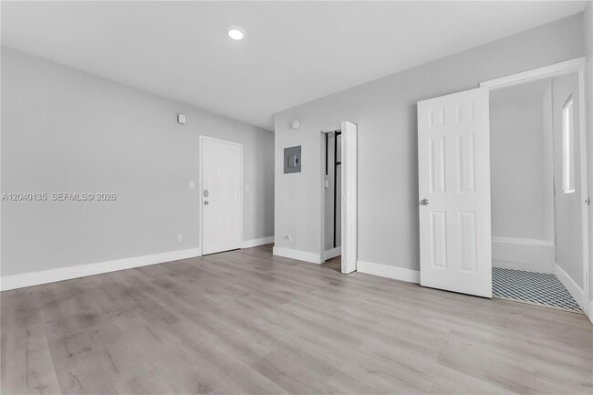 Building Photo - 6647 SW 59th Pl