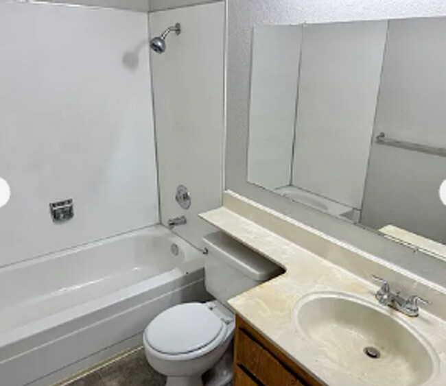 Foto del edificio - Private Backyard Enjoyment!