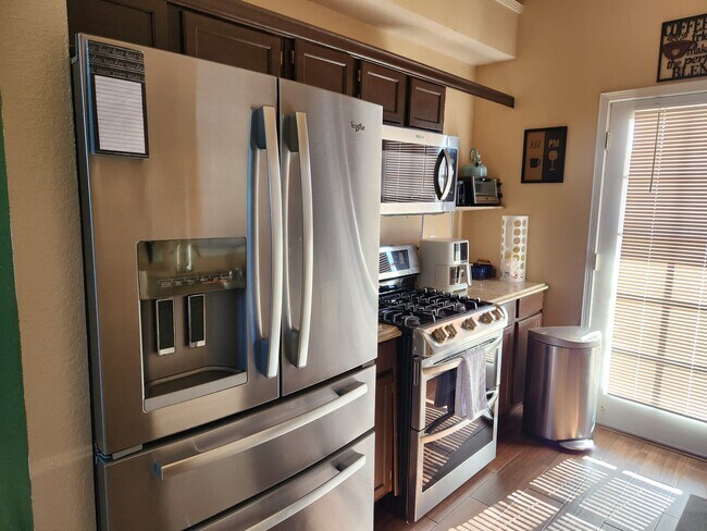 Building Photo - 3029 Tierra Salada Dr