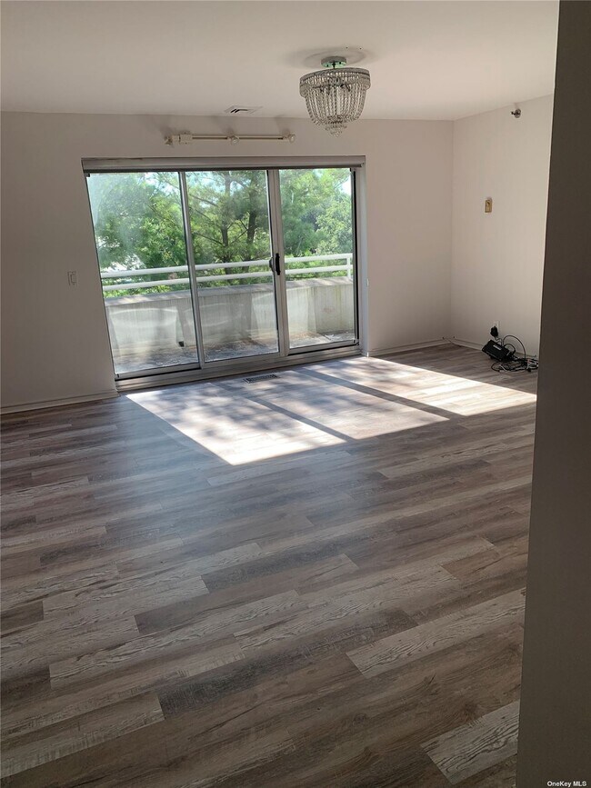 100 Cutter Mill Rd Unit 5J, Great Neck, NY 11021 Condo for Rent in