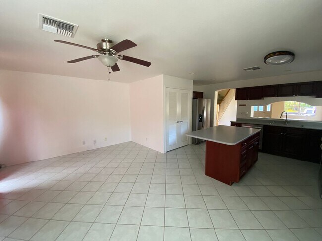 Building Photo - Kapolei Knolls: 4-bed, 2.5 bath with garag...