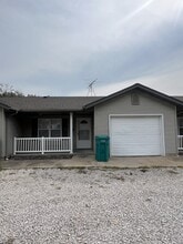 Building Photo - 420 S Mansion St