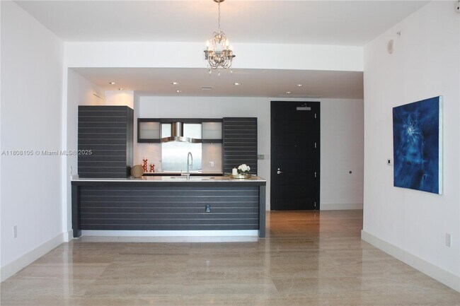 Building Photo - 200 Biscayne Blvd Way
