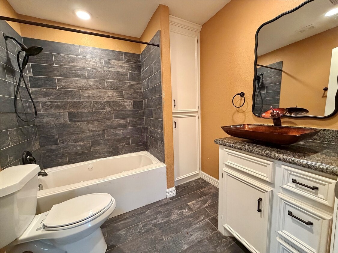 Foto del edificio - 1932 N Avenue H