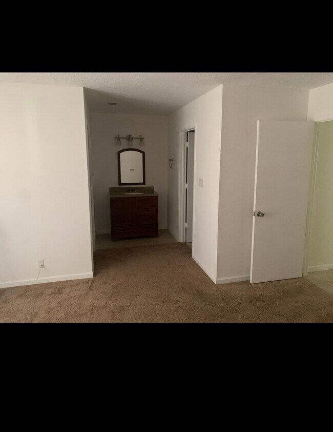 Foto del edificio - 923 Lisbon Ave SE