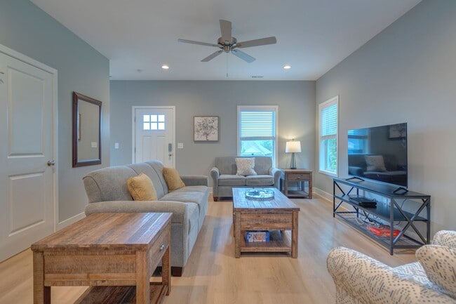 Interior Photo - The Summit At Uptown