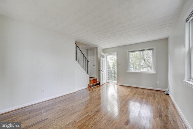 Building Photo - 5813 Fifer Dr