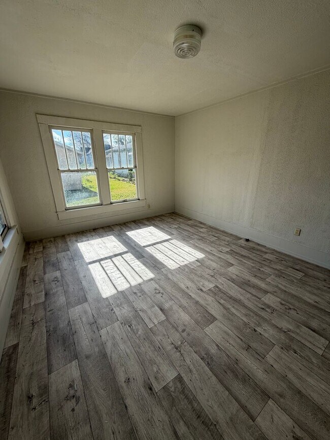 Foto del edificio - 3450 Brandon Ave