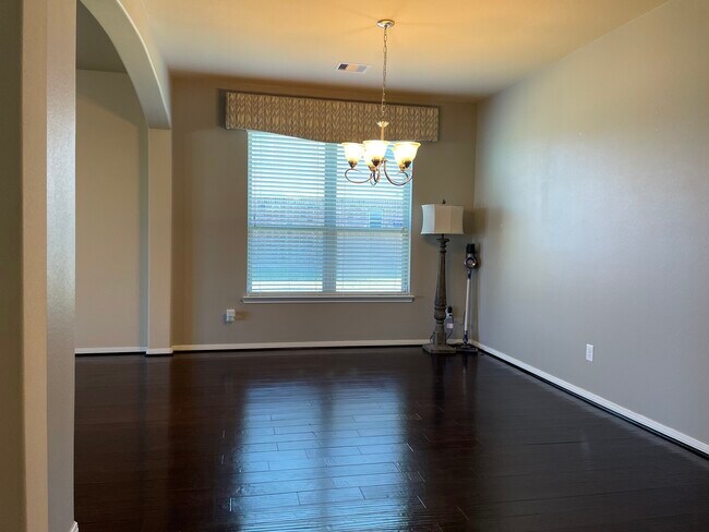 Foto del edificio - 9111 Turnbull Ln