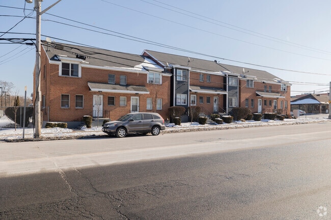 Alternate View - 121 Lawrence St