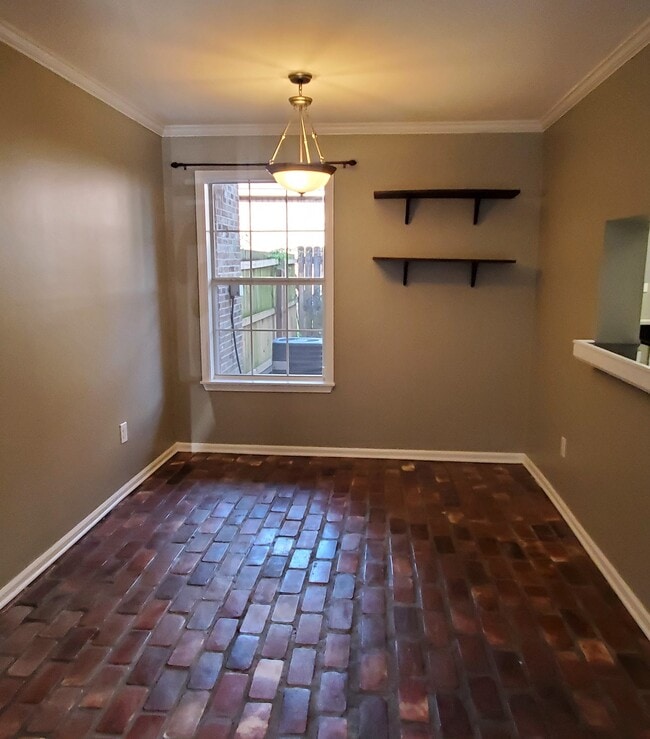 Building Photo - 4624 Parkoaks Dr