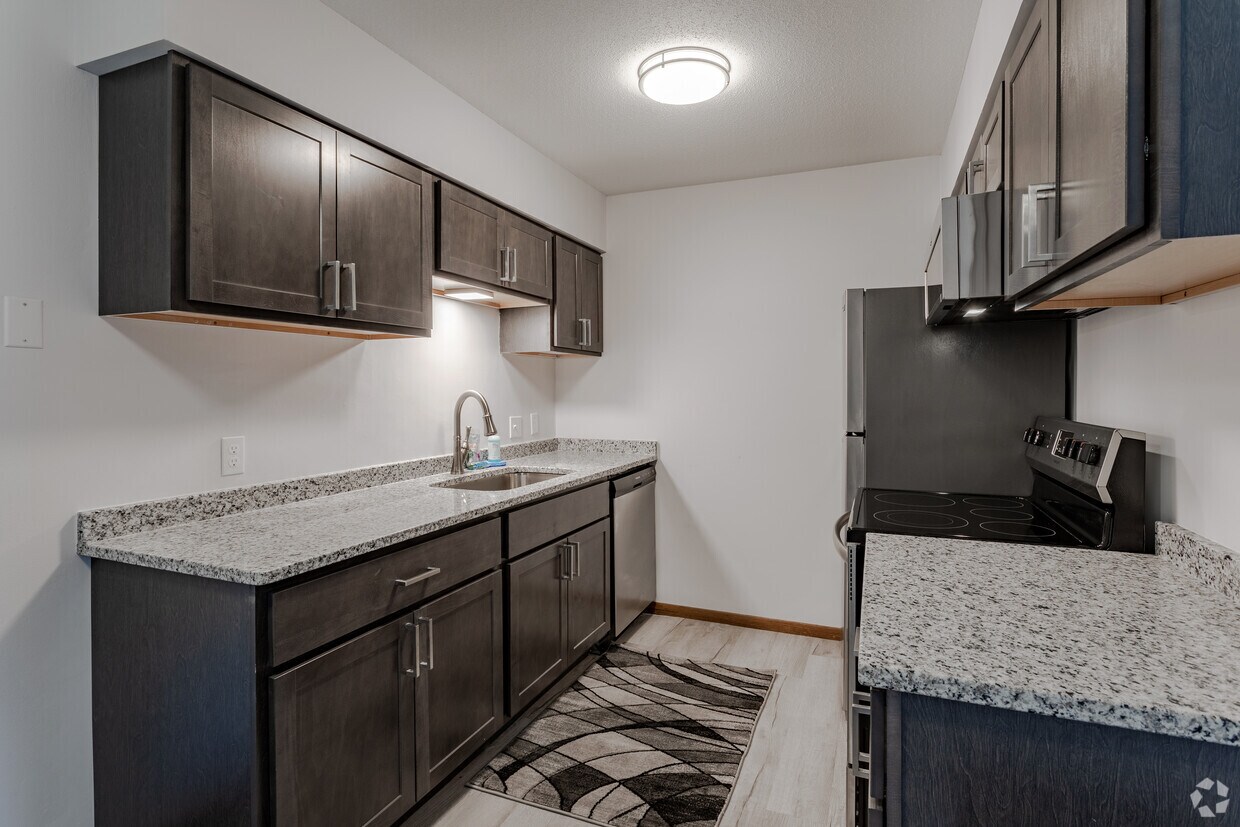 Oakwood Court Apartments 1821 15th Ave SE Saint Cloud, MN