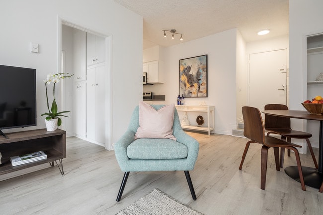 Building Photo - Le Cove Apartments