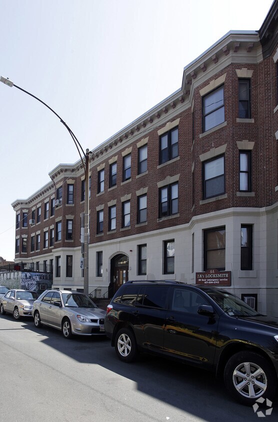 Foto del edificio - 6-8 Glenville Ave