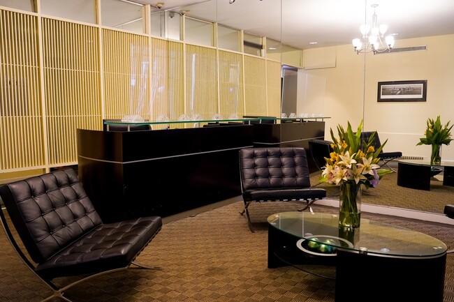 Building Photo - 2728 N Hampden Ct