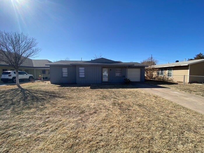 Move in ready 3 bed 1 bath home with 1 car... House Rental in Midland