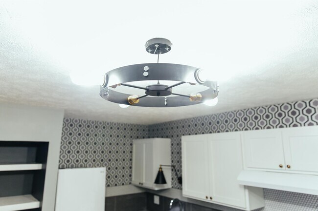Foto del edificio - 326 E Hillsdale St
