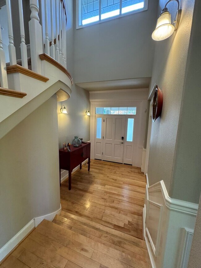 Foto del edificio - 4bd/2.5ba Sammamish Home