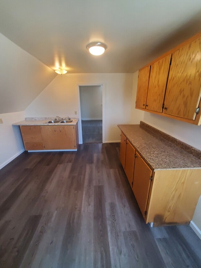 Kitchen - 9 N Monroe St