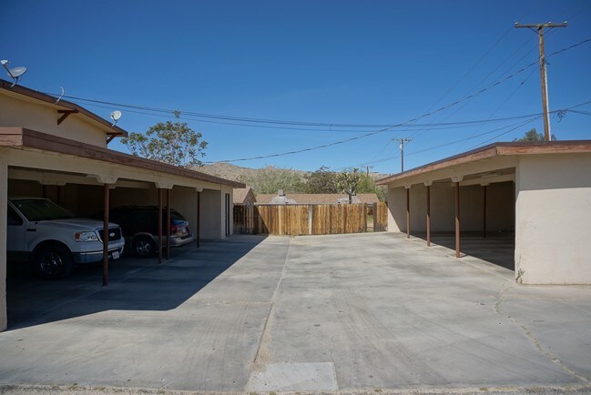 Foto del edificio - 20251 Serrano Rd