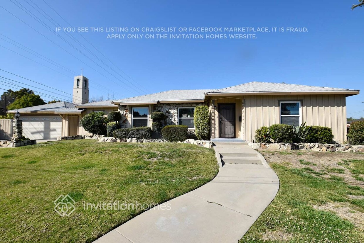 Foto principal - 1221 E Roosevelt Rd