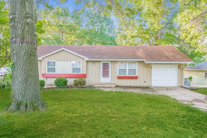 Primary Photo - Three Bedroom, Two Bath Ranch in KC, MO!
