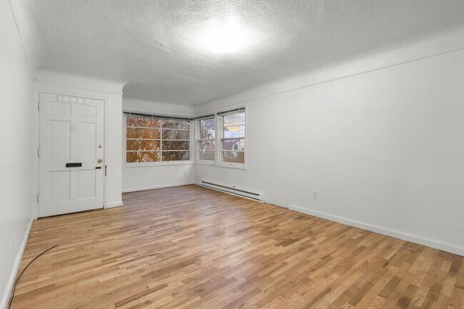 Foto del edificio - 6614 E Burnside St