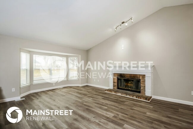 Building Photo - 5354 Trailview Dr