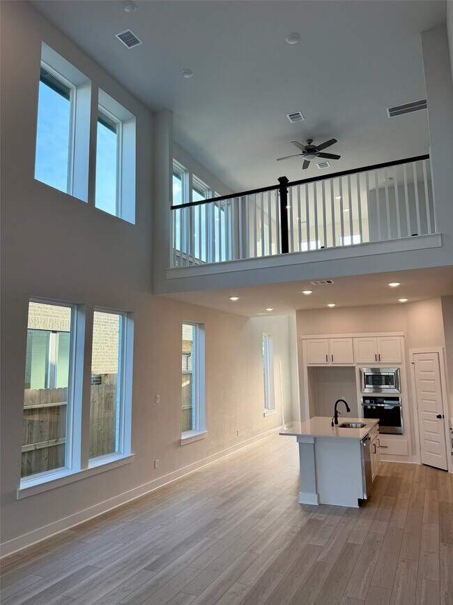 Building Photo - 9635 Poinsettia Hvn Ln