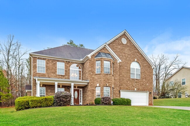 Building Photo - Elegant Home in Lithonia, GA!