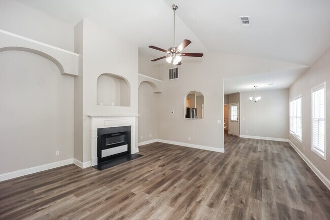Foto del edificio - 83 Robinson Ln