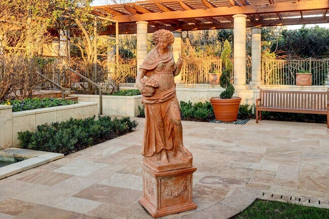 Foto del edificio - 1100 Uptown Park Blvd