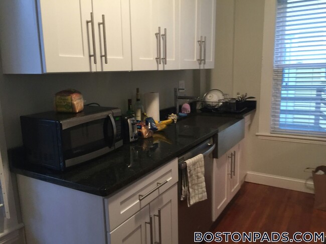 Building Photo - 23A Kelly Rd