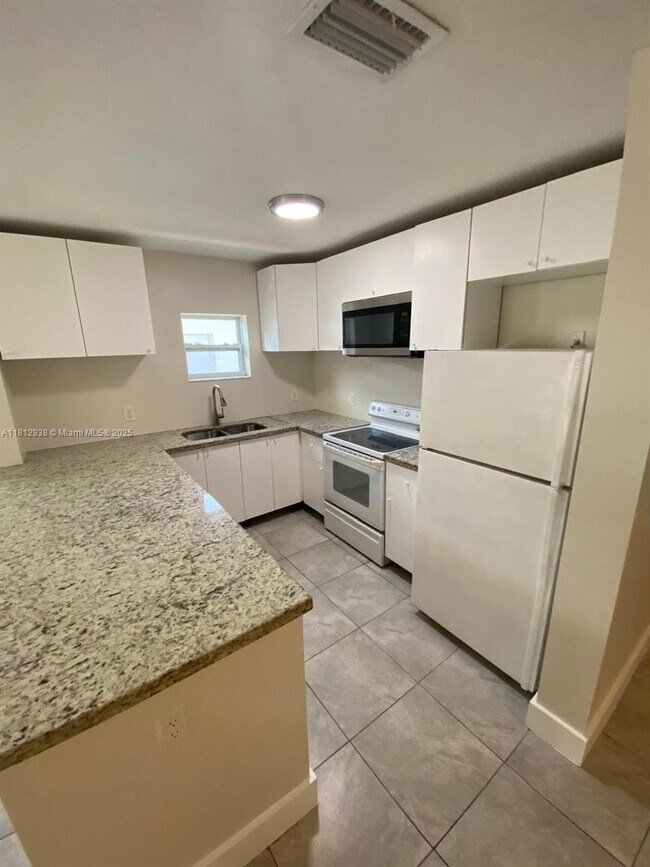 Foto del edificio - 5447 NW 5th Ct