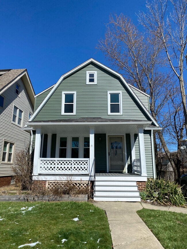Foto del edificio - 17810 Cannon Ave