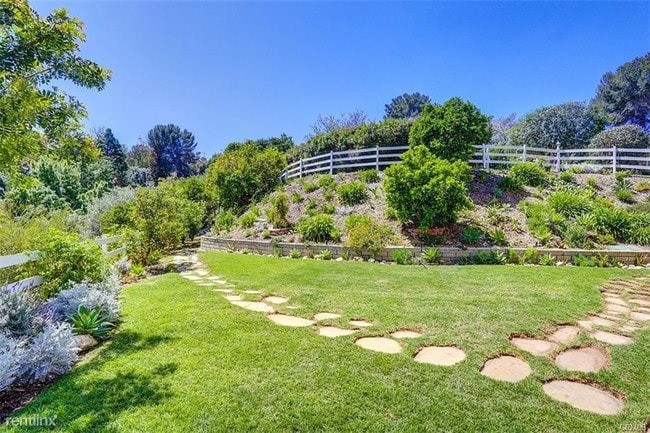 Building Photo - 4 br, 5 bath House - 7 Spinning Wheel Ln