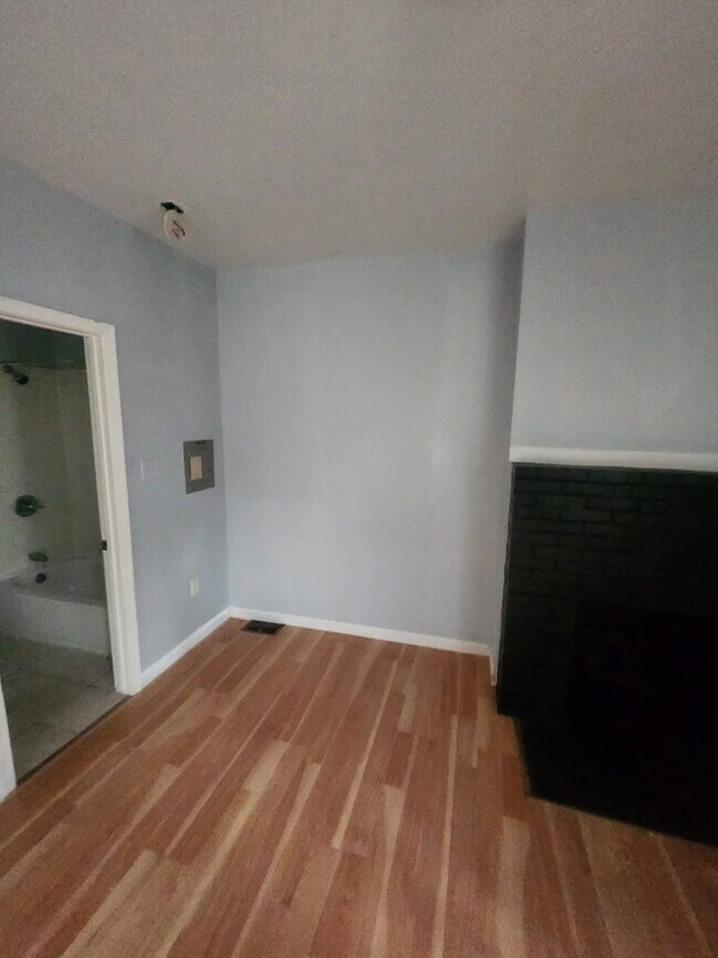 Foto del edificio - 2422 N Charles St