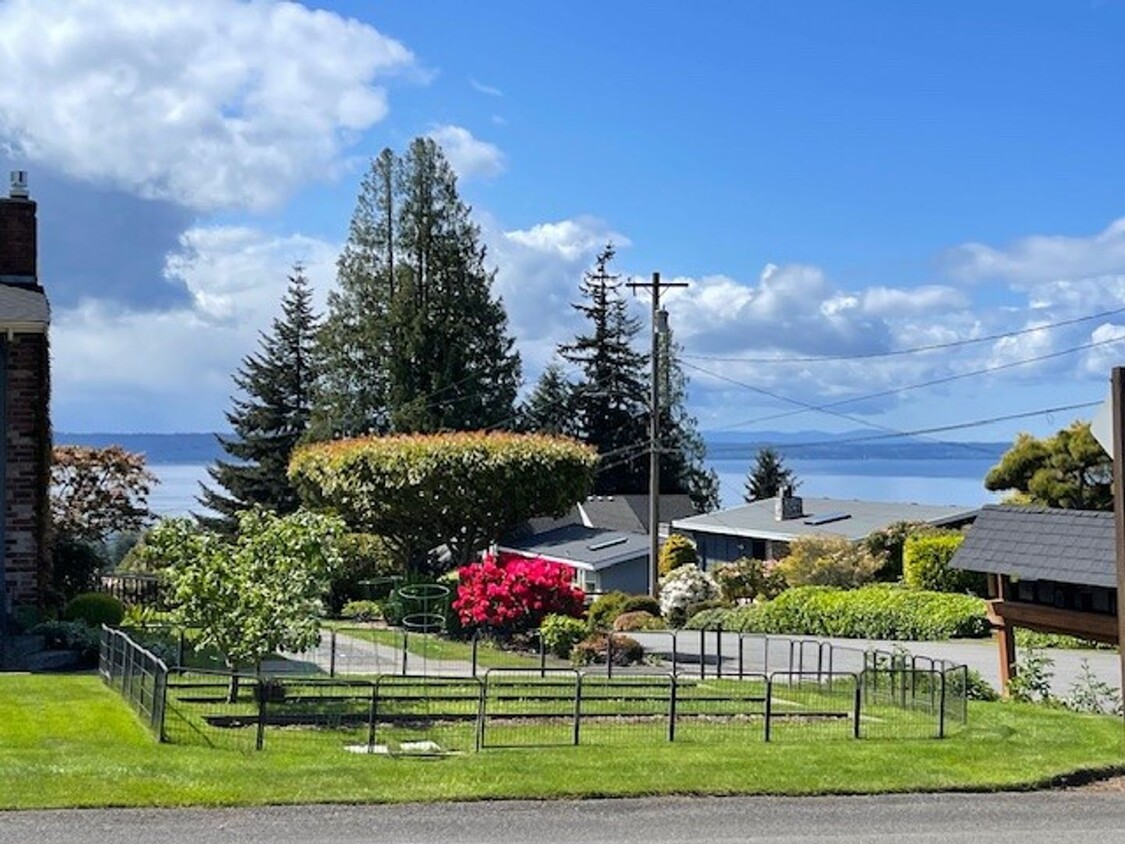 Primary Photo - Edmonds View Home