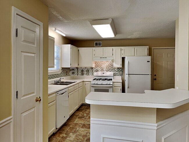 Foto del edificio - 4476 High Gate Ct NW