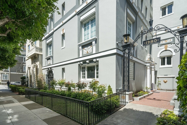 Building Photo - 1980 Vallejo St.