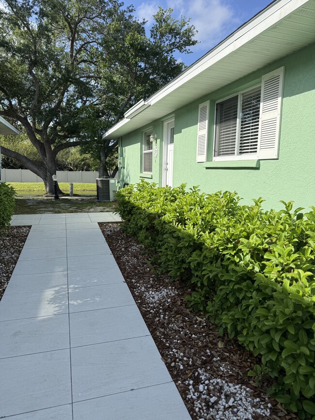 Building Photo - 107 58th St E